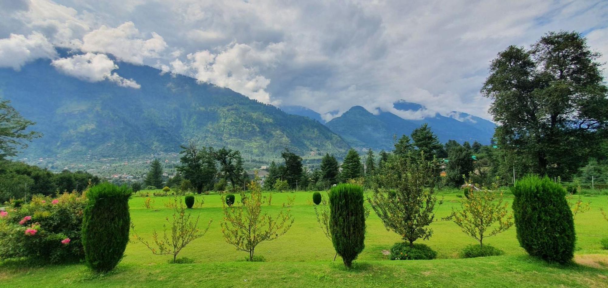 Anand Vardhan Resorts Манали Экстерьер фото