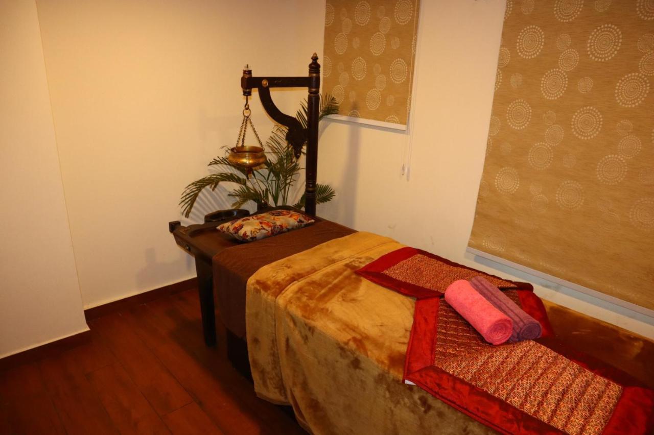 Anand Vardhan Resorts Манали Экстерьер фото