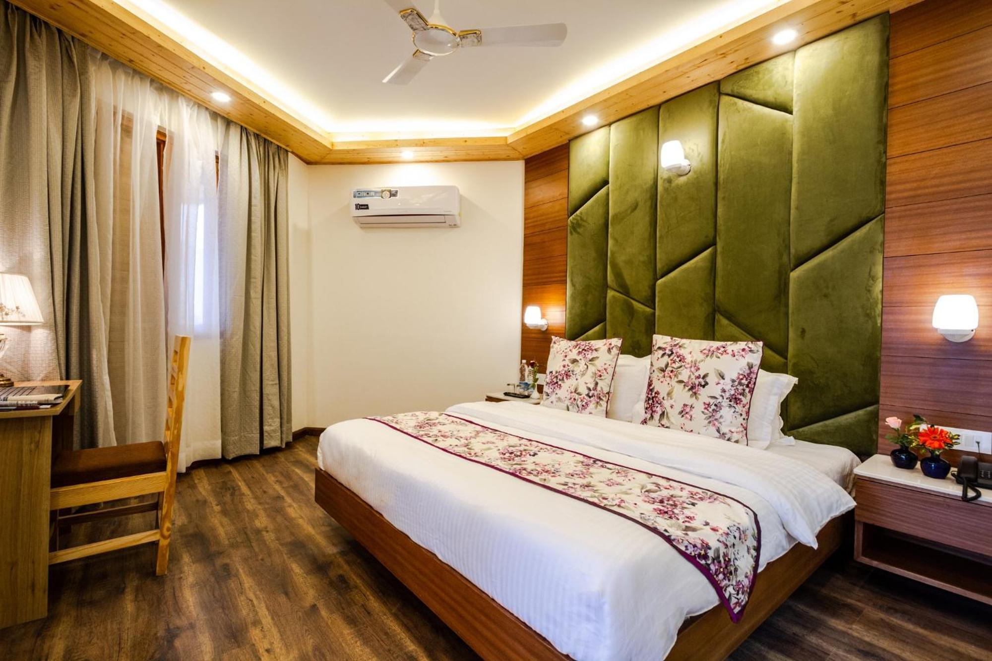 Anand Vardhan Resorts Манали Номер фото