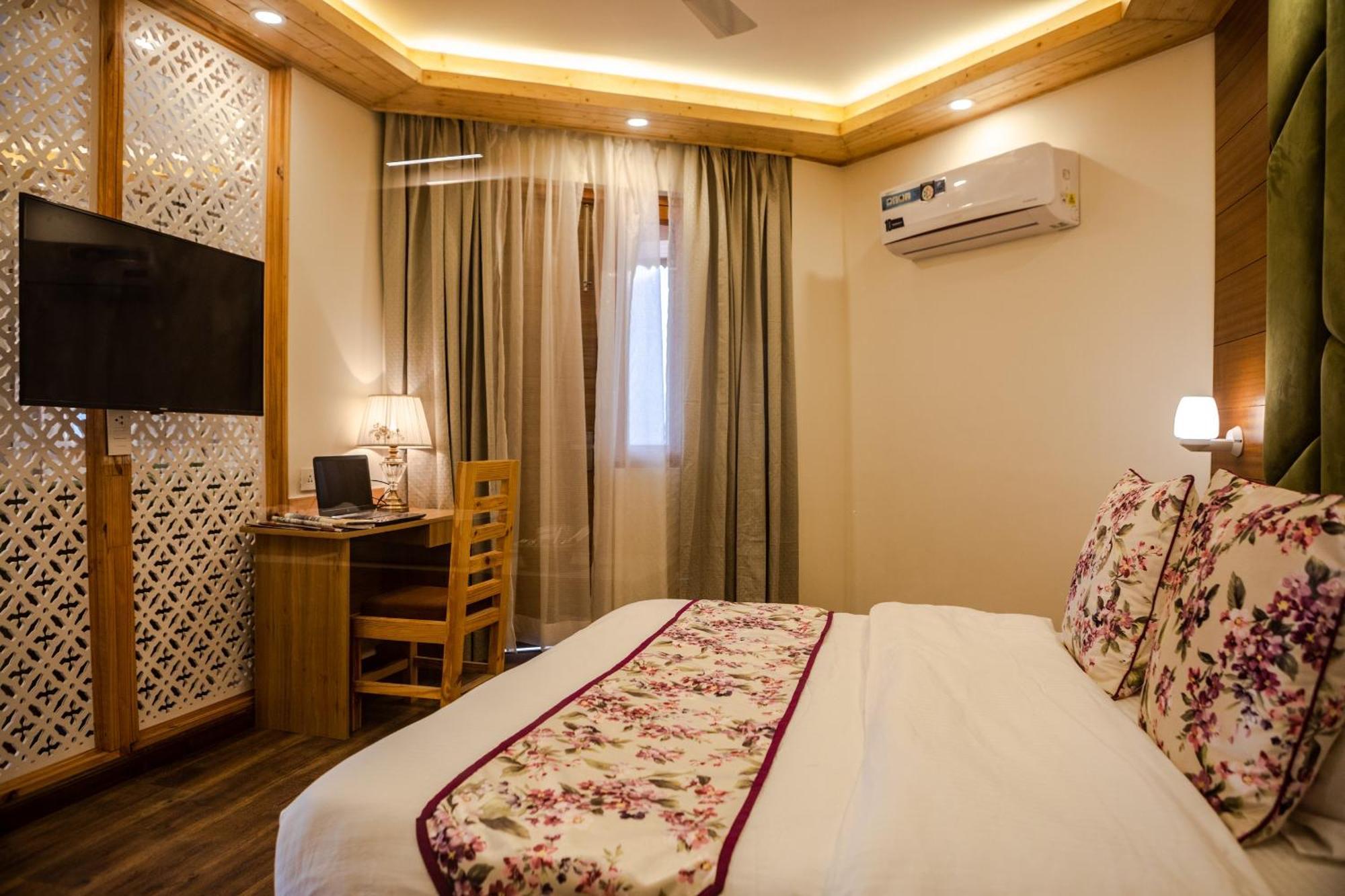 Anand Vardhan Resorts Манали Номер фото